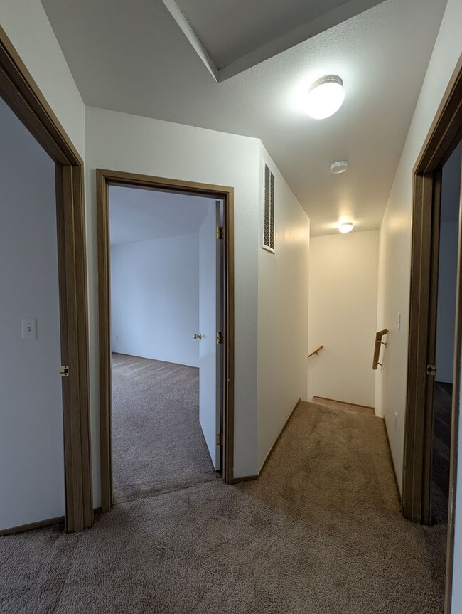 Building Photo - Large Duplex on Quiet Dead-End Street with 2-Car Garage, Washer & Dryer Provided