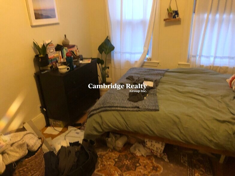 Building Photo - 218 Harvard St