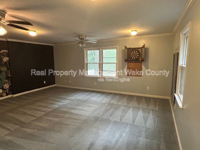 Building Photo - 4500 Connell Dr
