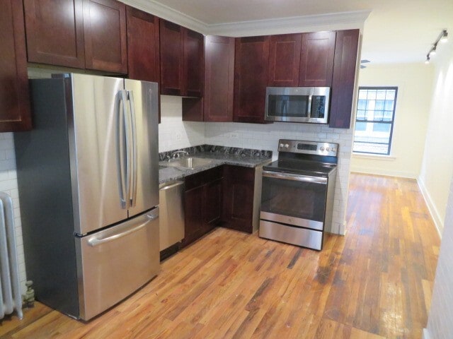 Building Photo - 845 W Agatite Ave