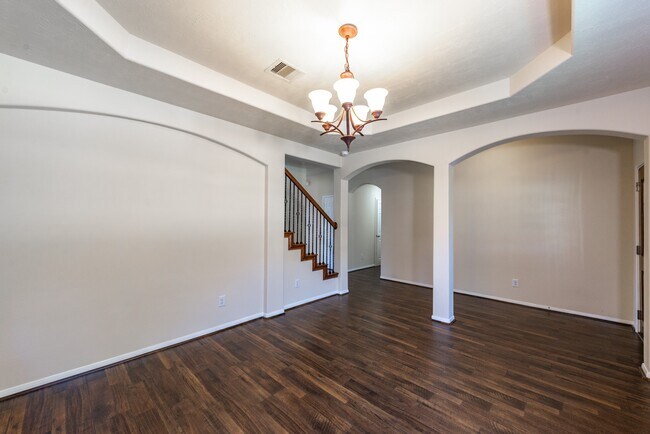 Building Photo - 26302 Fox Ridge Ln
