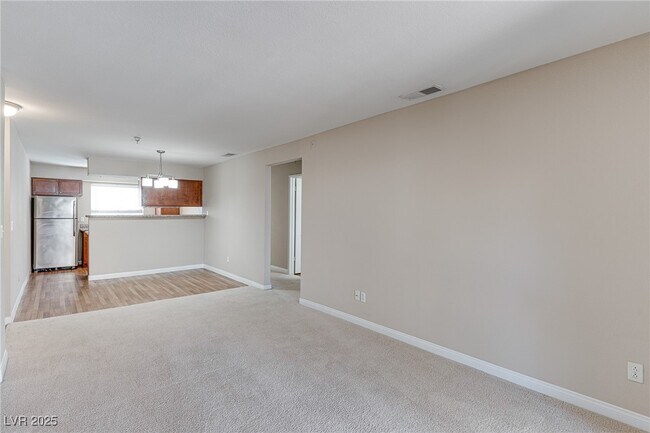 Building Photo - 2750 S Durango Dr