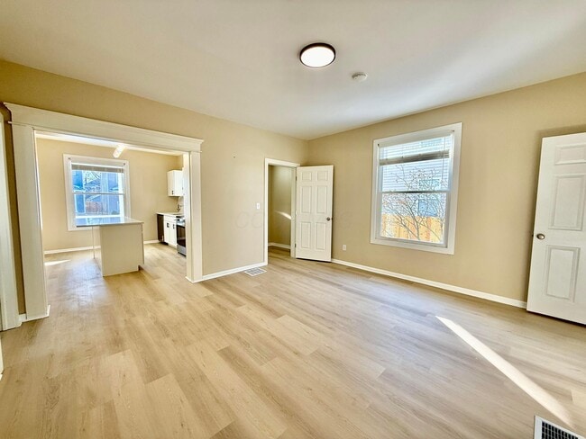 Building Photo - 575 Gilbert St