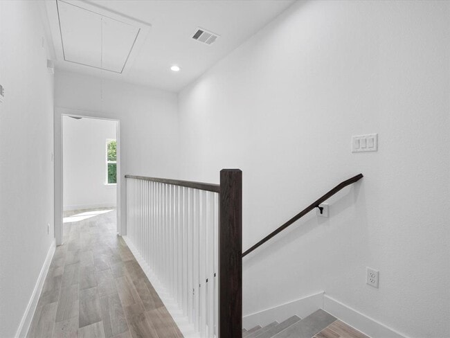 Building Photo - 8206 Knox St
