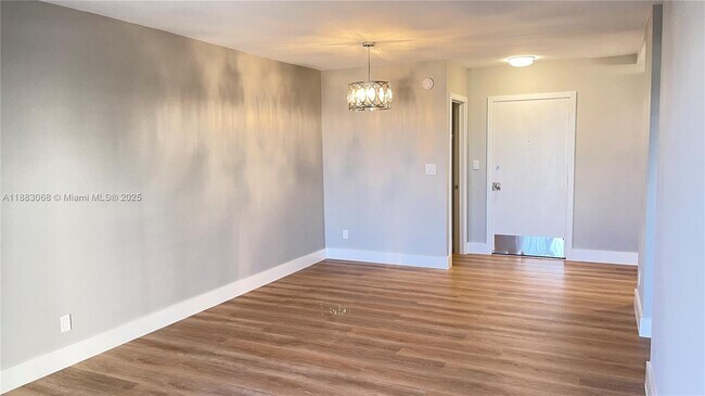 Building Photo - 200 S Birch Rd