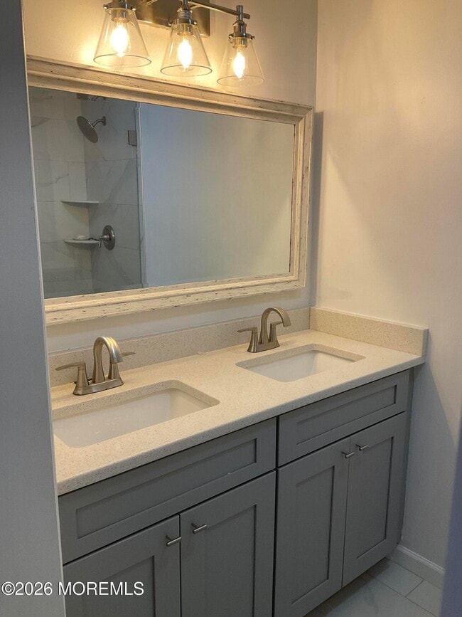 Building Photo - 37 Dogwood Dr