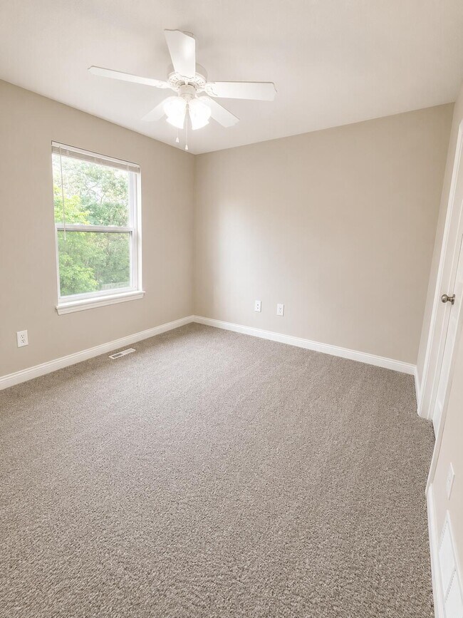 Building Photo - 7420 Arratt Ct