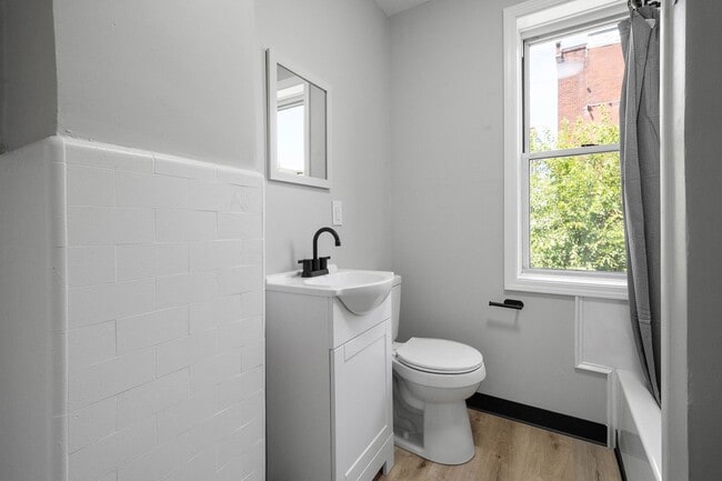 Building Photo - MOVE-IN SPECIAL! $200 OFF 1ST MONTH RENT T...