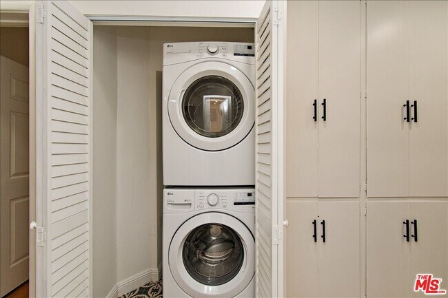 Building Photo - 2224 W Imperial Hwy