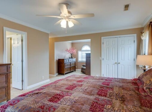 Building Photo - 176 London Ln