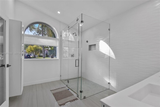 Building Photo - 710 Lake Blvd