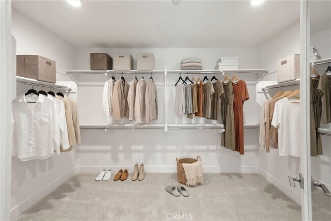 Building Photo - 164 Apron