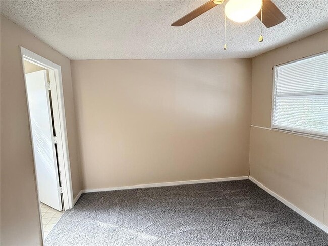 Building Photo - 2609 4th St S