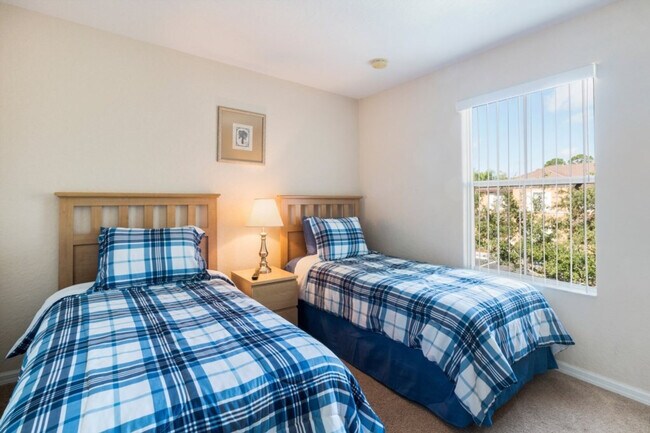 Building Photo - 2705 Roadster Ln