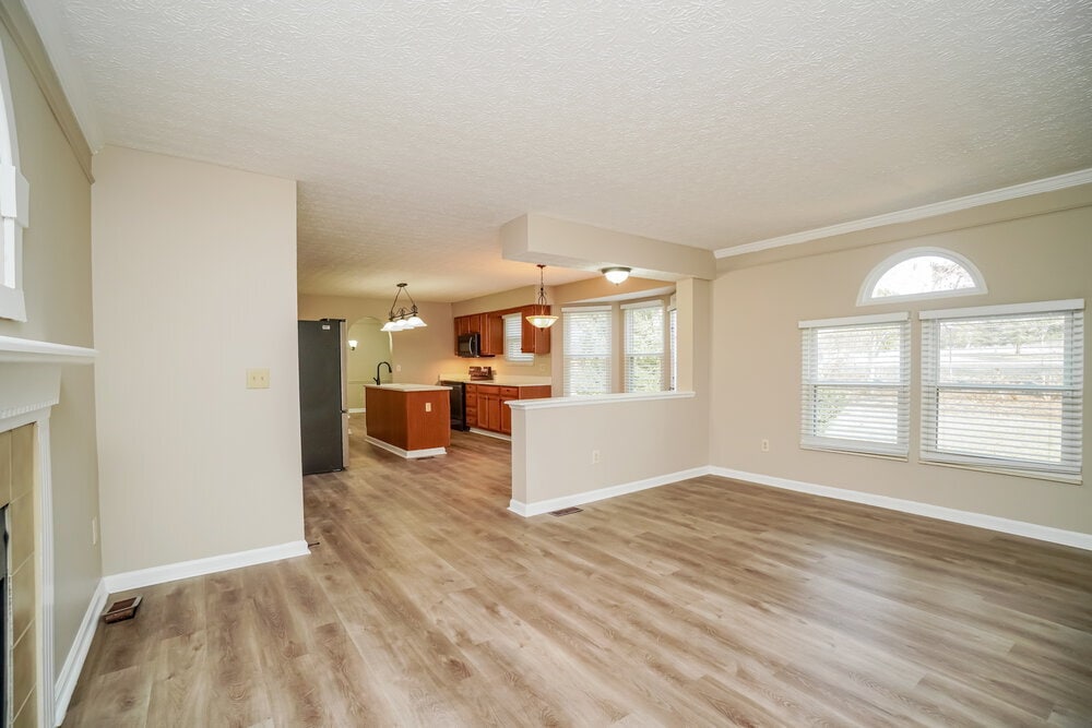 Building Photo - 7927 Oak Valley Rd