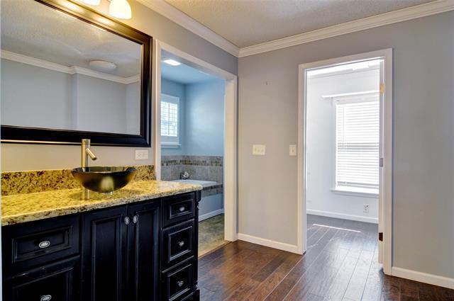 Building Photo - 3237 Odessa Ave