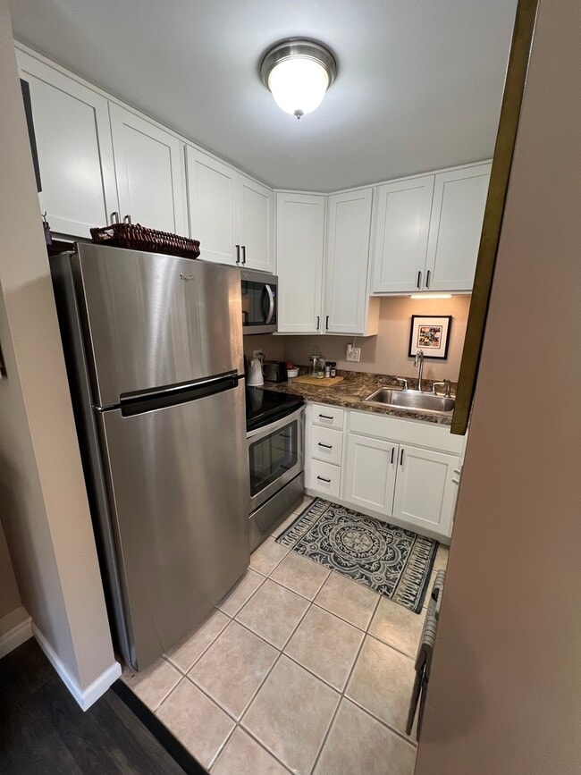 Building Photo - 32 Montego Colony