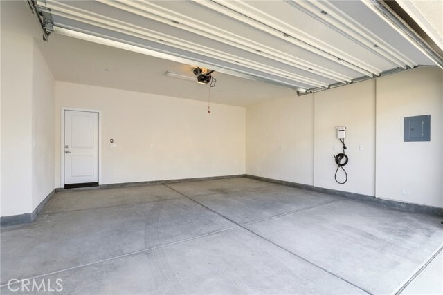 Building Photo - 27213 Tamarack Ln