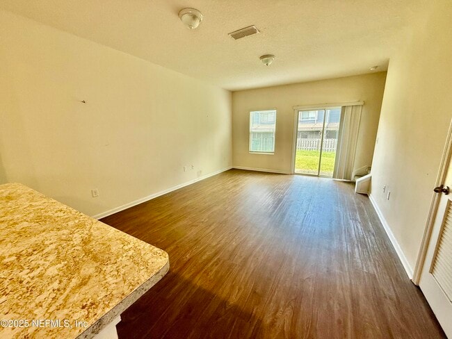 Building Photo - 8006 Echo Springs Rd