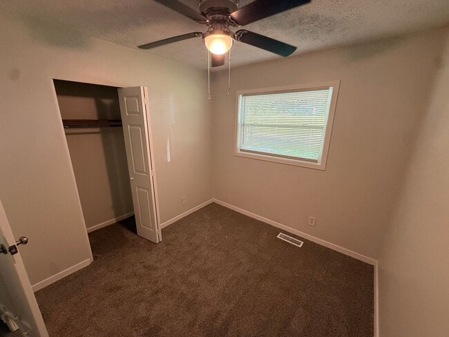 Building Photo - Rent to Own Home Huntington WV