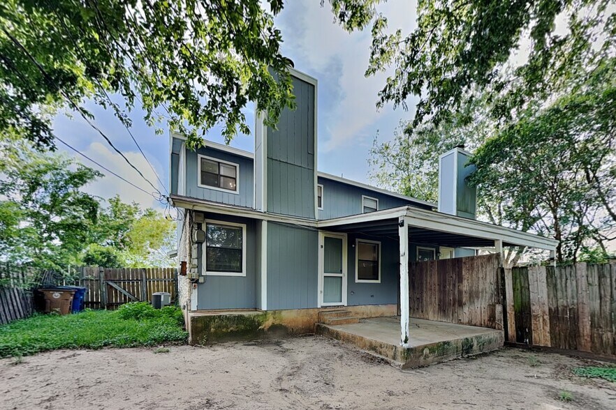 Building Photo - 2300 Berkett Dr