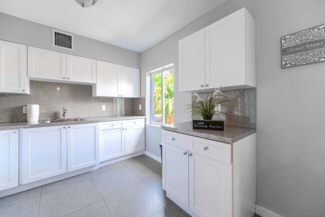 Building Photo - 437 NE 69th St