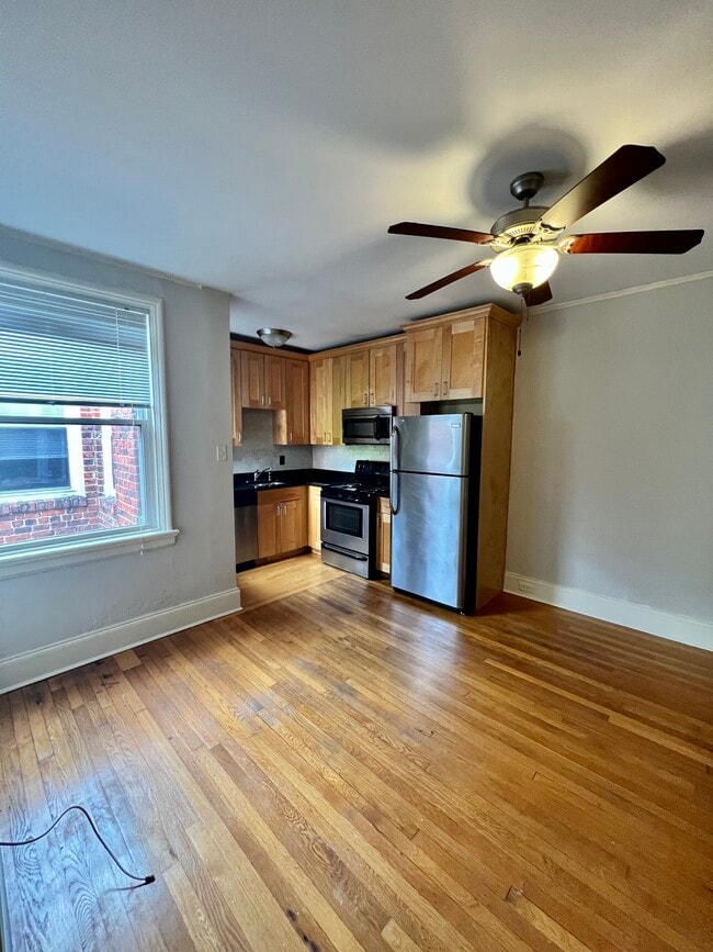 Building Photo - 1411 Grove Avenue