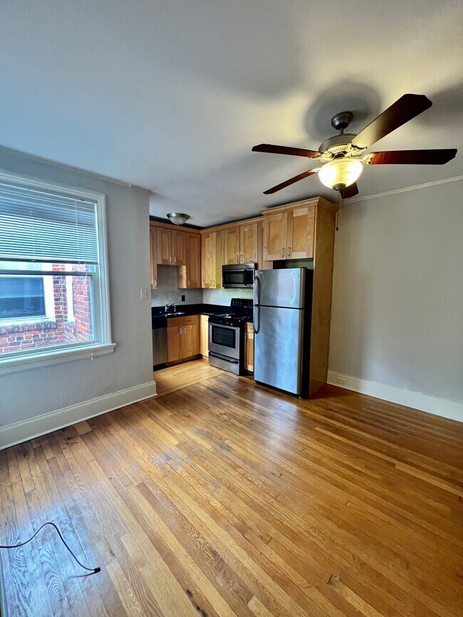 Building Photo - The Ritz