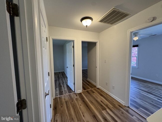 Building Photo - 8460 Colony Cir