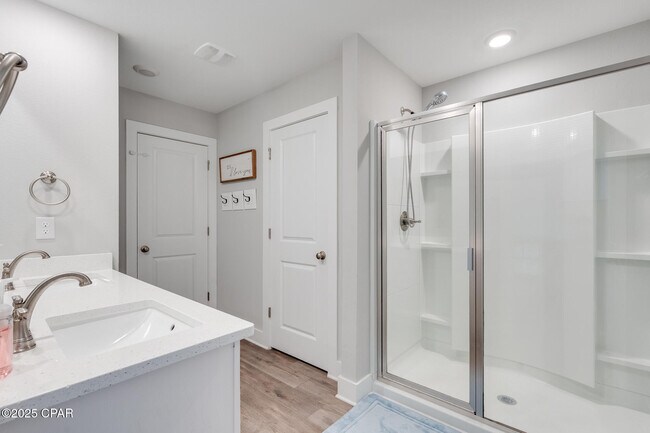 Building Photo - 230 Bayou Bend Ln