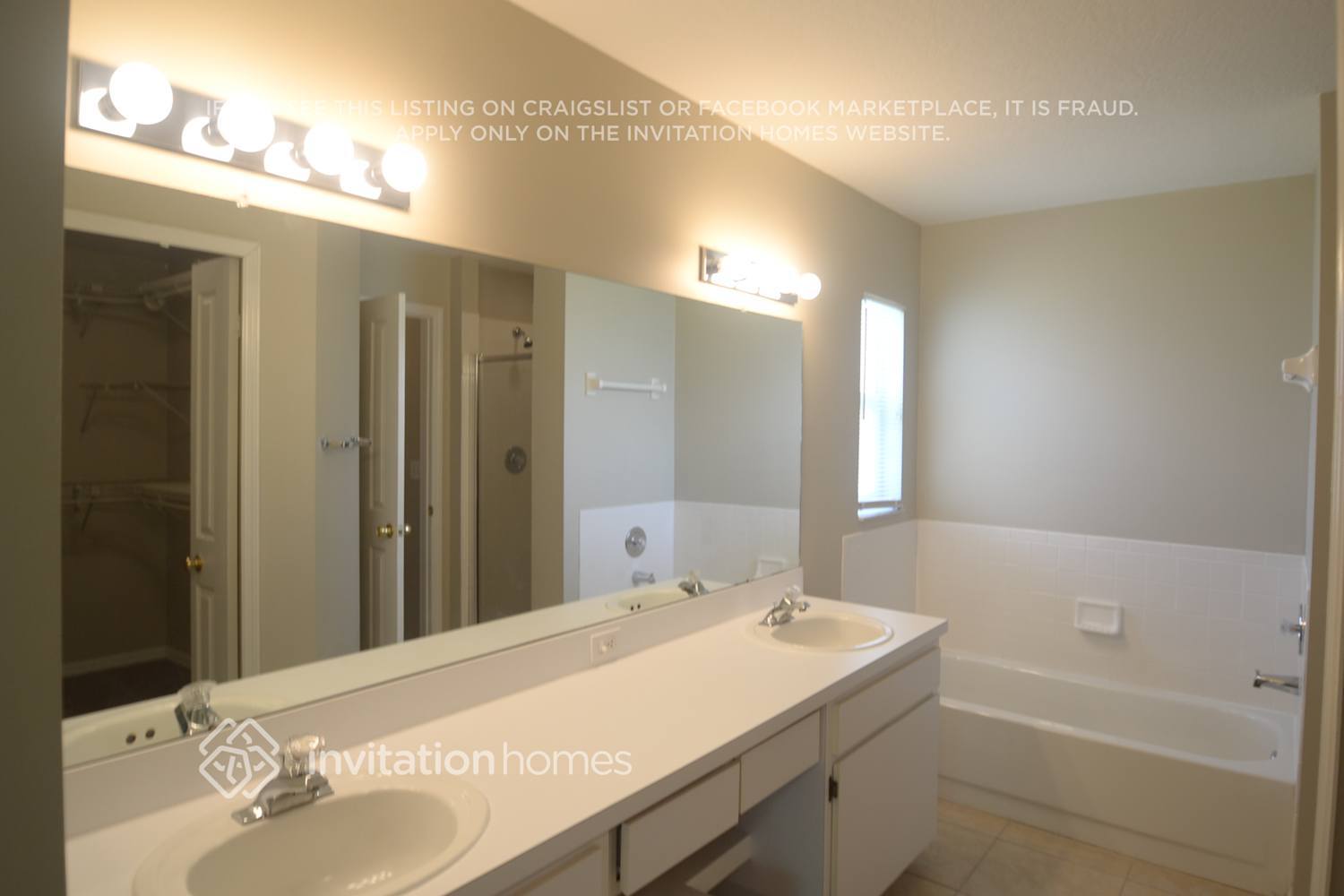 Building Photo - 28423 Meadowrush Way
