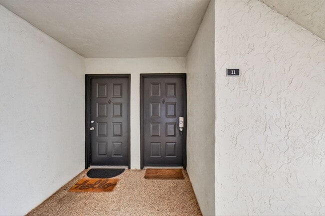 Building Photo - TWO BEDROOM TWO BATHROOM!!