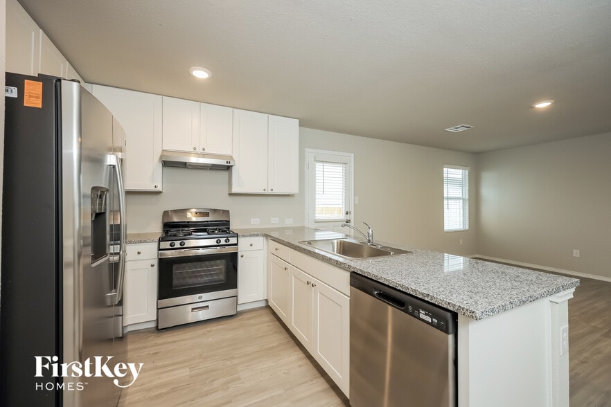 Building Photo - 10803 Prusiner Dr