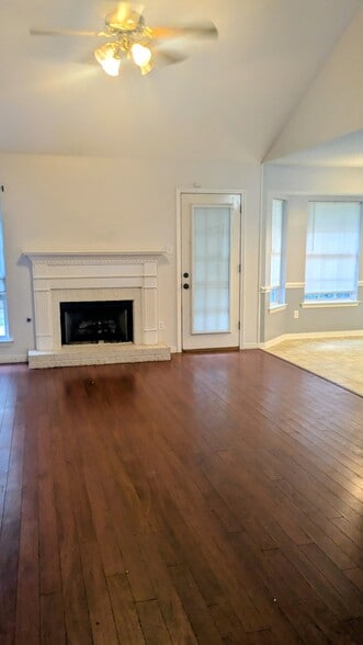Building Photo - 9282 Prairie Dr