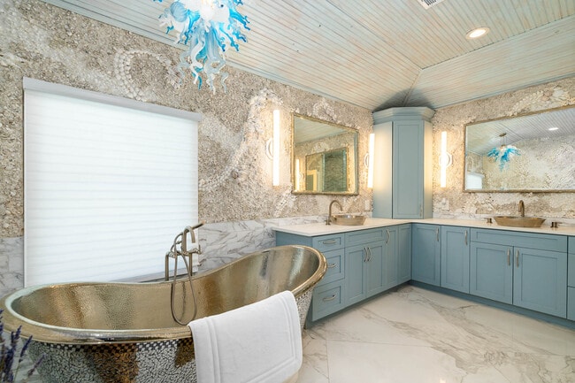 Building Photo - 113-112 12th Ave