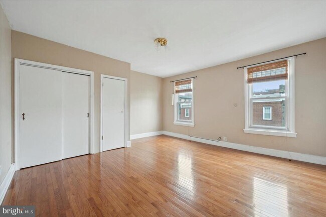 Building Photo - 519 S 17th St