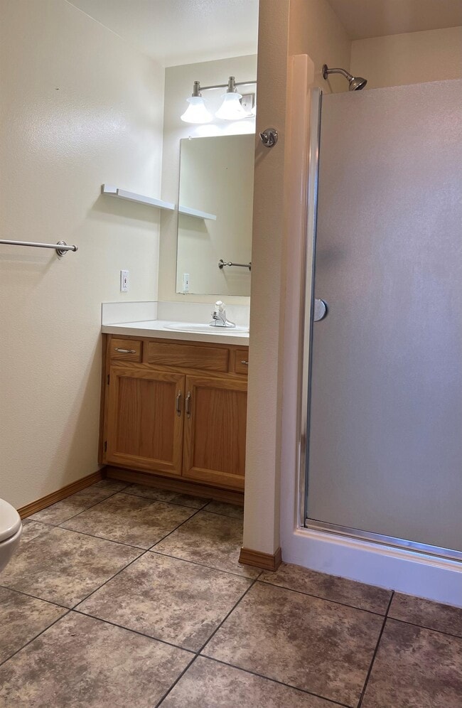 Building Photo - 601 High Ct