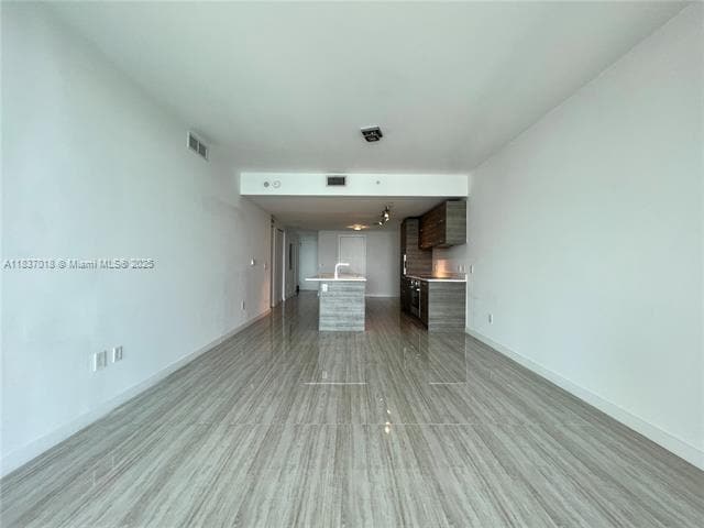 Building Photo - 650 NE 32nd St