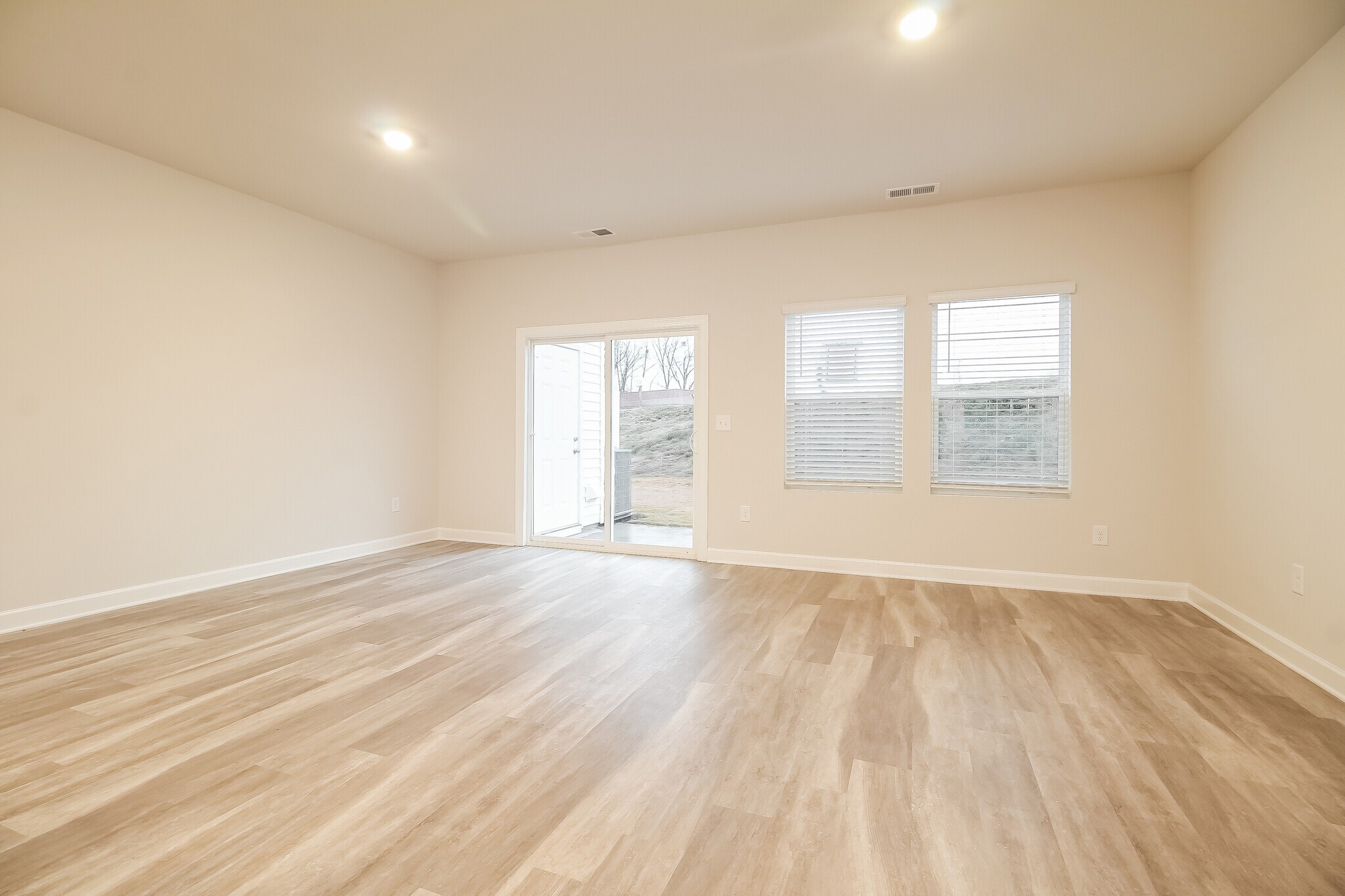 Building Photo - 210 Telford Dr