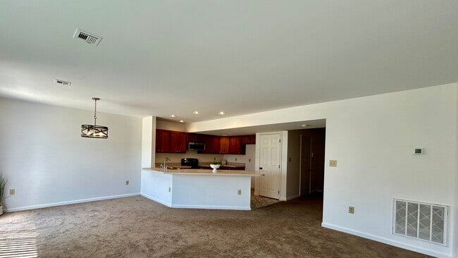 Building Photo - 424 Waverly Woods Dr