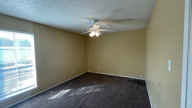 Building Photo - 12615 Brookglade Cir
