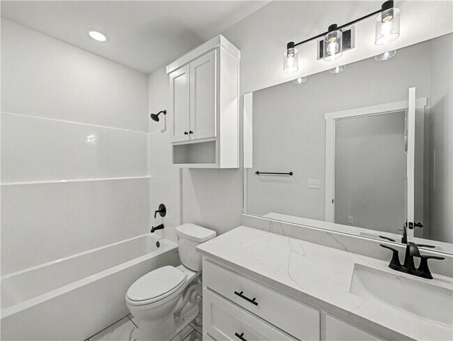 Building Photo - 6907 SW High Meadow Blvd