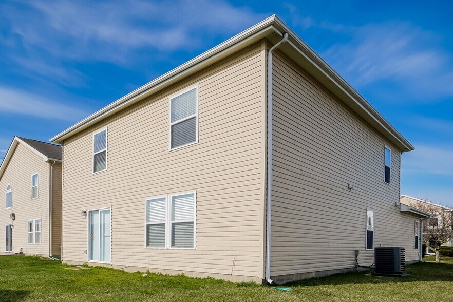 Building Photo - 4880 Grimm Dr