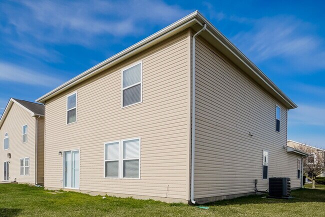 Building Photo - 4880 Grimm Dr