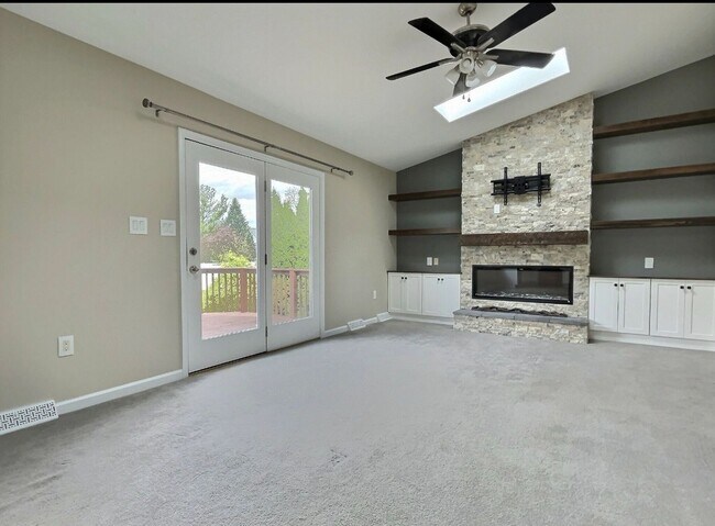 Building Photo - 46 White Oak Blvd