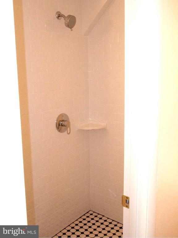 Building Photo - 3010 Ferndale St