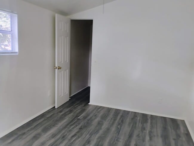 Building Photo - 538 State St