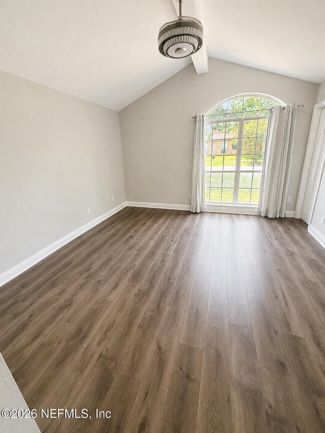 Building Photo - 7945 Macinnes Dr