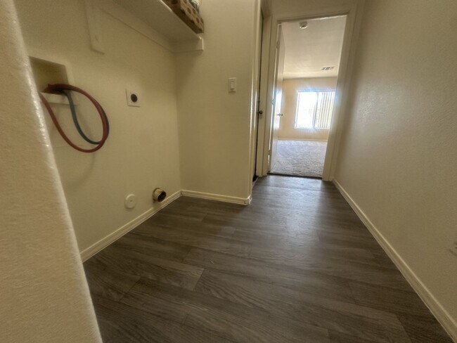 Building Photo - Rare single-level home offers 5 bedrooms and a versatile floor plan designed for comfortable living