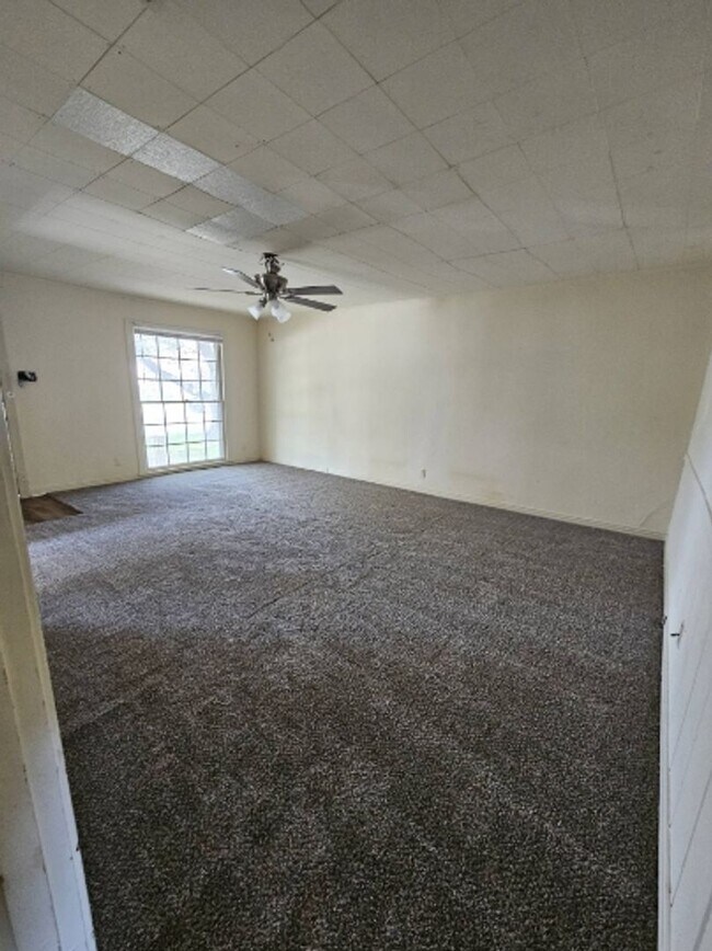 Building Photo - 2307 Holsum Cir